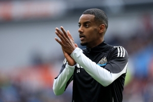 佩蒂特：红军钟情伊萨克可能会让埃基蒂克不高兴，前者压力也很大