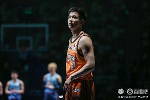 辽篮媒体人：赵继伟顶薪长约终老辽宁男篮