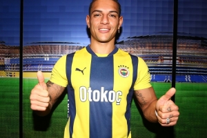 罗马诺：费内巴切对迭戈-卡洛斯离队抱开放态度，里尔有意球员