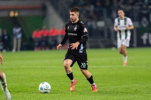 德天空：西汉姆正计划在关窗前签下不莱梅中场施密德，谈判进行中