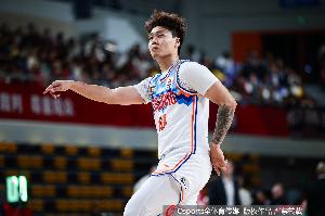 媒体人：想要赵睿 不仅要给新疆等价的补偿 且要得到其本人的认可