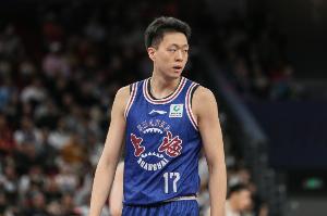 上季曾加盟西丙球队！沪记：上海球员张知垚新赛季转会至北京首钢