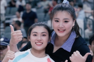 刘禹彤晒照：无论球场内外 要记住时刻都要保持好看