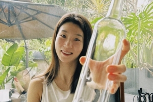 有点甜！李一凡晒个人美照：人嘛 开开心心就好☕️