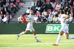 阿斯：米卡乌塔泽周日前往比利亚雷亚尔体检，并将签约