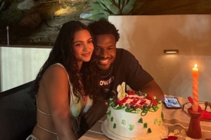 甜蜜的爱情！布朗尼晒为女友庆生合照：祝我的一切生日快乐🩷