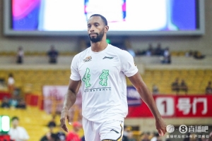 媒体人：山东的报价未达到弗格预期 球队第3第4外援会陆续到位