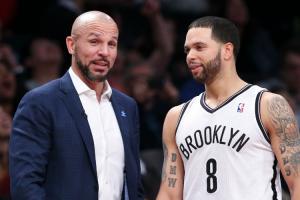 基德：我在梦八常和保罗&德隆交流 我把火炬和佳得乐都递给了他们