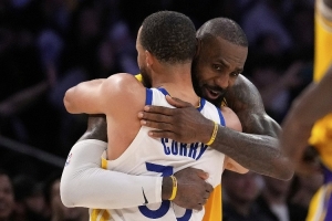 杨毅：现在NBA球星中国行人气詹库独一档 过去仅乔丹有这影响力