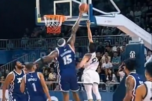 遮天蔽日！考辛斯社媒晒中国行集锦：追身大帽送给徐杰