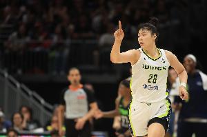 达拉斯飞翼不敌火花苦吞10连败 上次获胜时李月汝砍生涯新高20分