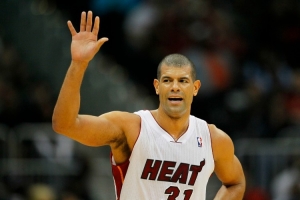 杨毅：巴蒂尔防不了特别厉害的球员 他防住詹姆斯也得靠姚明&阿泰