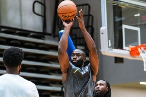 新赛季看你的！凯尔特人官方晒杰伦-布朗训练照