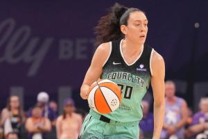 MCL扭伤燃尽了~斯图尔特包揽自由人末节所有的14分 全场空砍30分