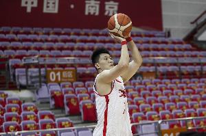 雷蒙：竞技体育没有如果 亚洲杯决赛我比任何人都想投进那个三分