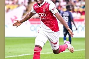 前队友！法蒂替补梅开二度，亚马尔社媒转发其庆祝照送上祝贺