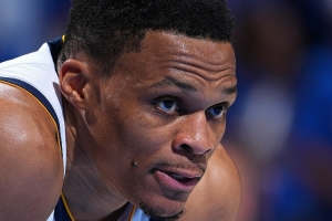 杨毅：威少粉丝现在都不好意思说话了 比赛内容不支持他回击质疑