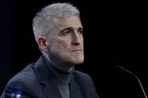 罗马诺：前皇社总监奥拉贝将接替蒙奇，成为维拉的新任总监