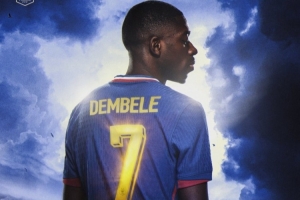 致敬金球先生🫡！法国国家队推出登贝莱专属限量版金球球衣