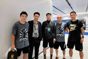 徐彬晒与郑智、张修维、廖力生合影：永远是最好的广州队