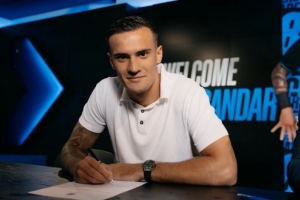 A-斯坦科维奇：很高兴回到意大利踢欧冠，转会前父亲没有给我建议