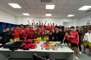 晚安！时隔八轮的胜利合影，与所有坚持不懈的球迷们共享