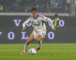 帕斯：跟劳塔罗和阿尔瓦雷斯一起踢球更轻松，也更容易克服难关