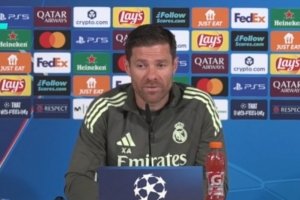 阿隆索：赫伊森、阿诺德、卡瓦哈尔无法出战 库尔图瓦是世界最佳