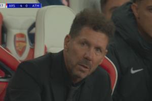 眼神要喷火！马竞0-4落后阿森纳，场边西蒙尼表情复杂