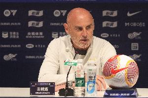 足球报：海港亚冠战日本球队全面下风，仅穆斯卡特留队是好消息