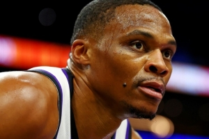 有点铁！威少国王首秀半场6中1拿到3分5板 正负值+9