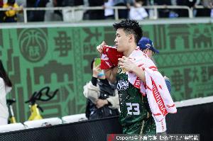 林葳：初印象是俄勒冈大学体育馆和保障都非常好 可以与NBA媲美