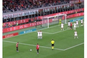 特奥晒效力米兰期间助攻莫拉塔视频，祝贺前队友33岁生日快乐