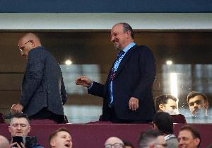 记者：贝尼特斯距离执教帕纳辛纳科斯仅一步之遥