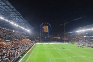 阿斯帕斯为塞尔塔出场534次队史最多，俱乐部无人机表演致敬