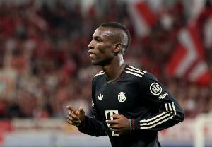 德媒预测拜仁vs门兴首发：杰克逊突前，凯恩、迪亚斯、卡尔首发