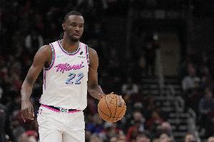 斯波：维金斯开始越来越适应当前角色 他有能力打出高水平表现