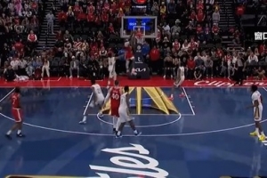 精准制导！哈登弧顶送抛传 小琼斯起飞空接暴扣