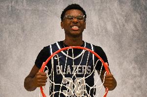 未能上演首秀！亚利桑那大学击败卫冕冠军 布莱斯-詹姆斯没上场