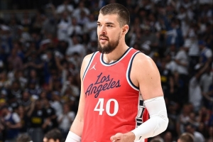 登卡双双缺阵！快船vs太阳首发：邓恩/比尔/小琼斯/巴图姆/祖巴茨