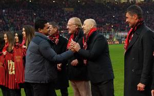 塞尔吉尼奥：05年欧冠决赛点球大战前就觉得邪门，预感米兰要输