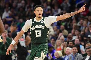 本赛季至今场均截断榜：丹尼尔斯5.9次第1 罗林斯第2 奥萨尔第3