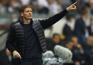 大将缺阵，水晶宫主帅：格伊脚部受伤，过去几天都拄着拐杖