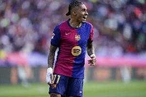 世体：巴萨担忧左路防守问题，拉菲尼亚伤缺对球队影响大