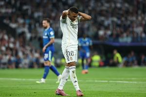 姆巴佩上半场0射门，为本赛季他17场首发比赛中首次出现