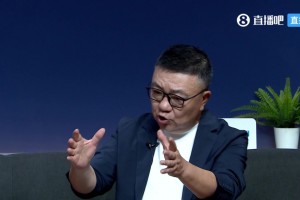 董路批久尔杰维奇下半场换人调整：孩子死了，奶妈来了！