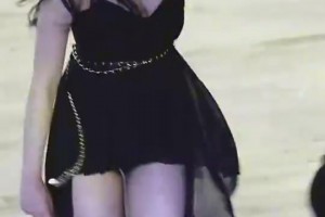 有肉又有身材！导播好眼光，一眼就发现场上最靓的啦啦队美女😍