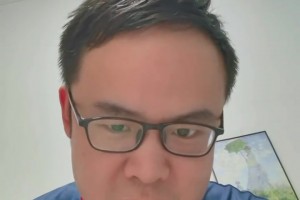 博主：C罗在采访里说不认同梅西比自己更强，他不想谦虚